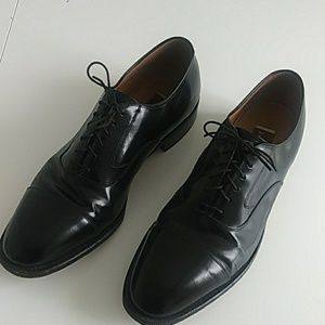 Johnston & Murphy dress shoes 10.5